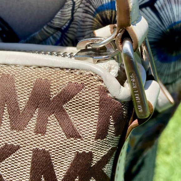 MK Michael Kors Jet Set Signature Logo Jacquard & Leather Demi Shoulder Bag Y2K - Picture 7 of 16